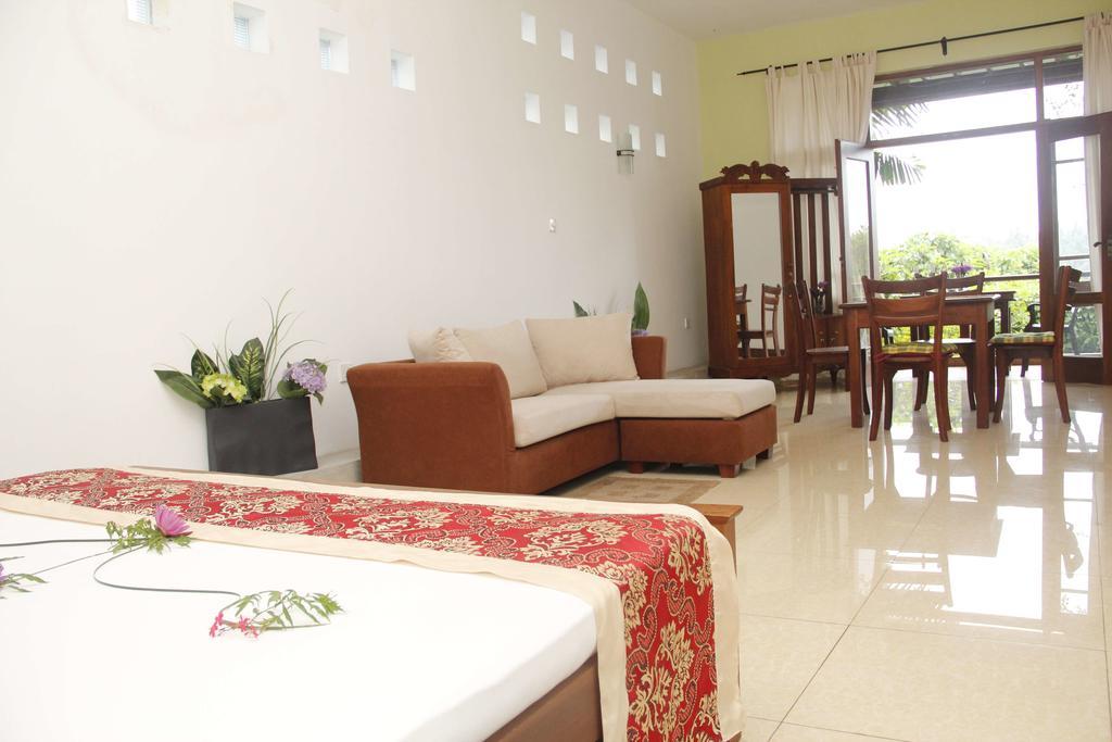 Thumbelina Apartments & Hotel Aluthgama Exterior photo