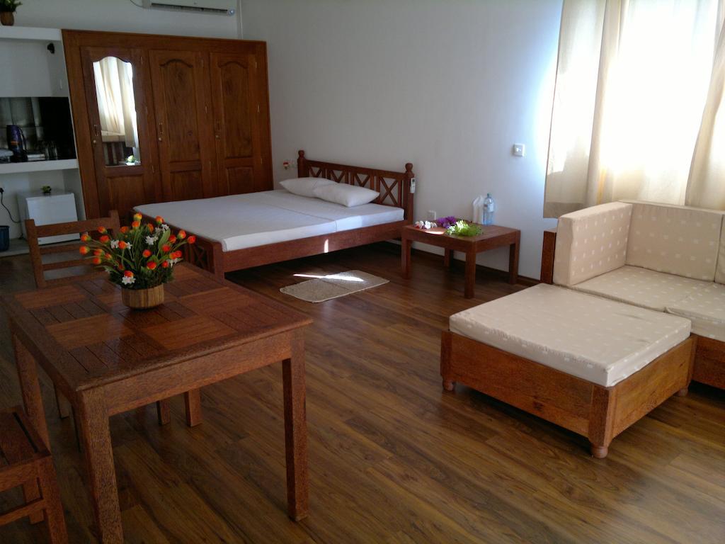 Thumbelina Apartments & Hotel Aluthgama Exterior photo