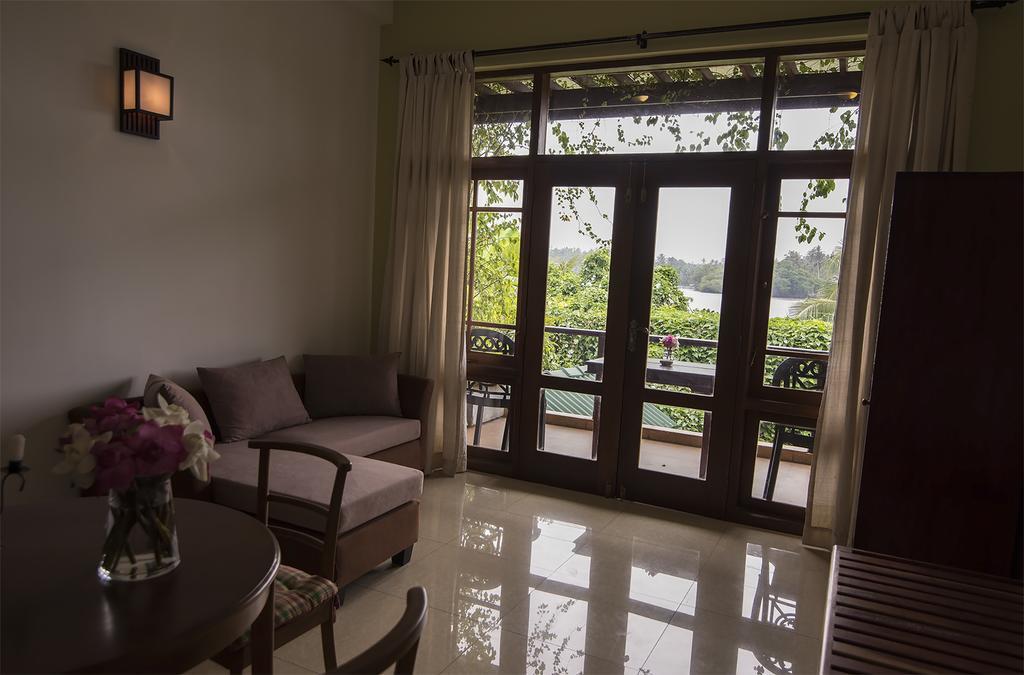 Thumbelina Apartments & Hotel Aluthgama Exterior photo