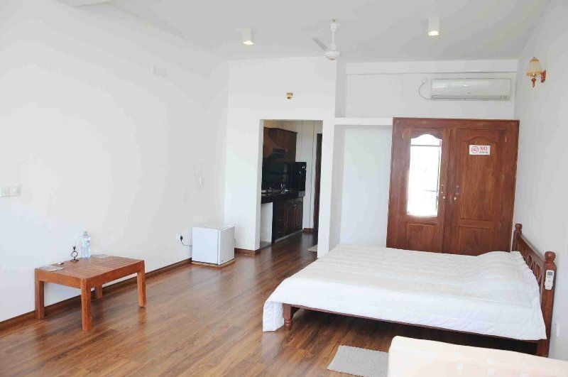 Thumbelina Apartments & Hotel Aluthgama Exterior photo