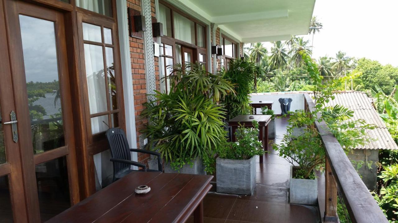 Thumbelina Apartments & Hotel Aluthgama Exterior photo